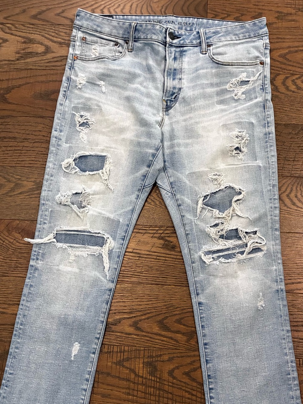 American Eagle Outfitters Light Blue Distressed Skinny Jeans